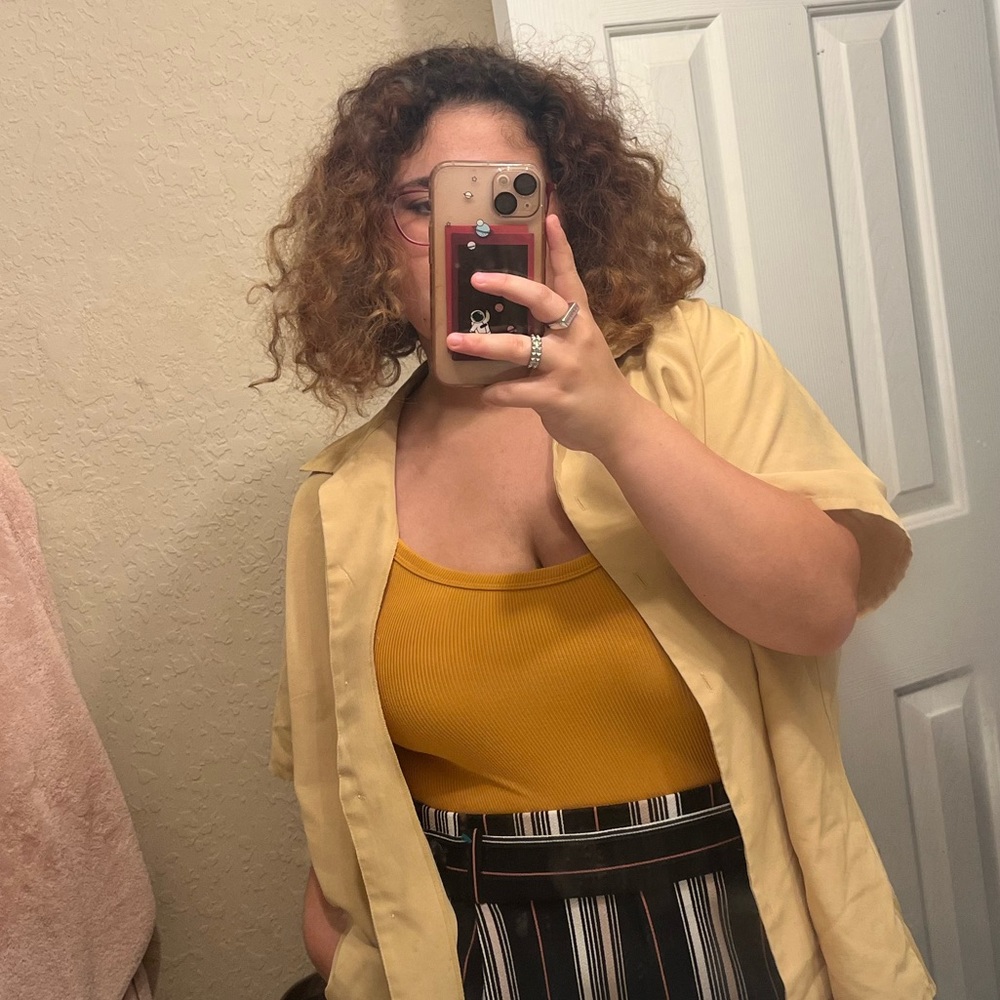 Meet your Posher, Gabriela
